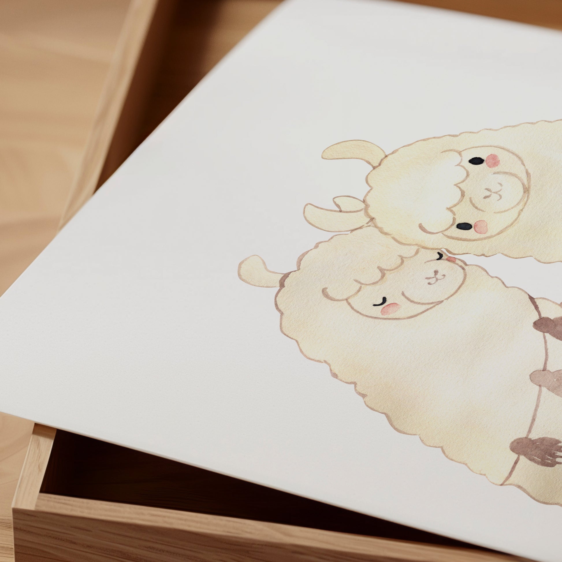 Poster Alpakas A4 & A3: Zeichnung von zwei Alpakas auf hochwertigem Naturpapier, ideal für Kinderzimmerdekoration. Erhältlich in verschiedenen Größen, ohne Rahmen.