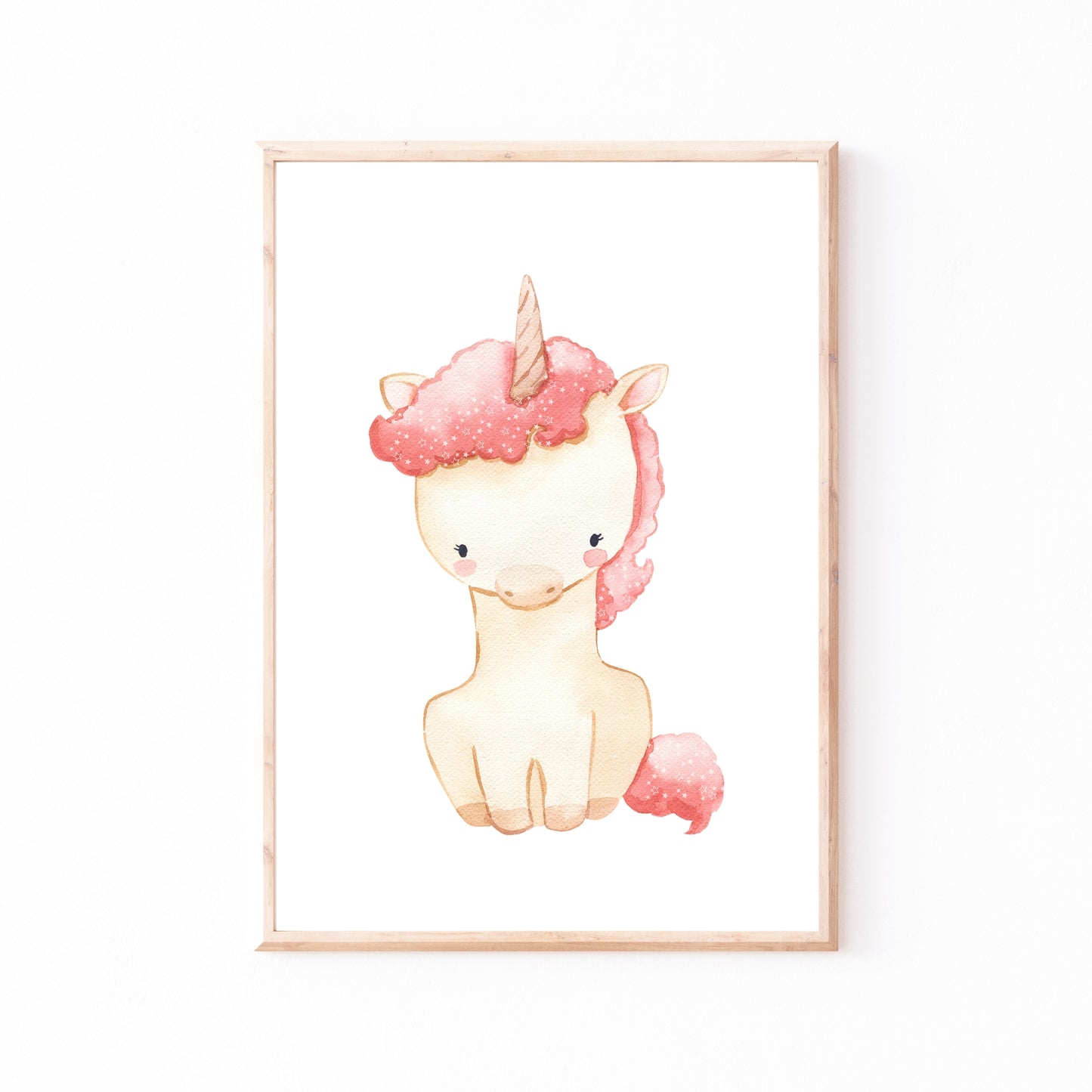 Poster Einhorn mit Sternen A4 & A3: Handgezeichnetes, detailreiches Einhorn-Illustration in Aquarell auf hochwertigem, mattem 300g Naturpapier, perfekt für Kinderzimmer-Dekoration.