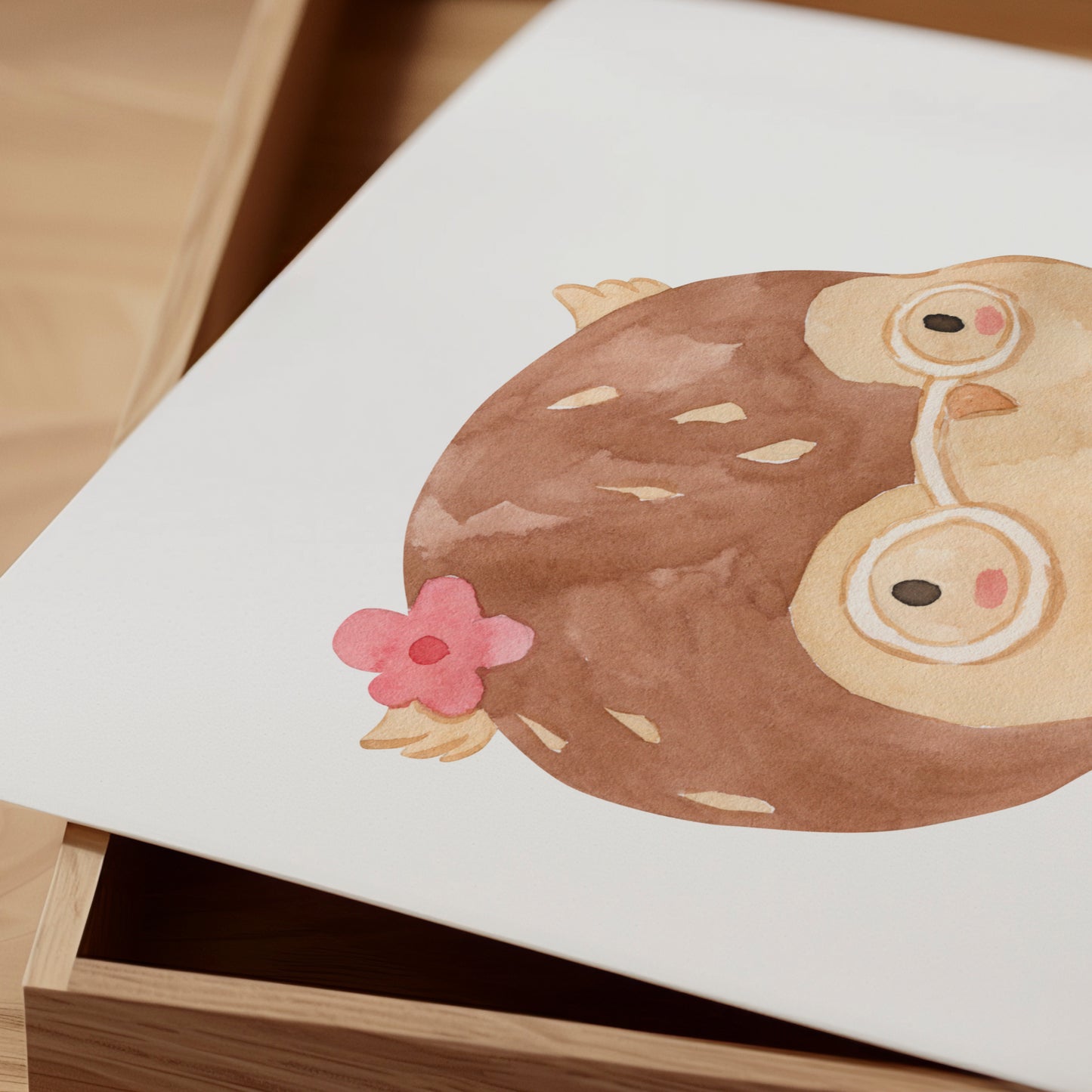 Poster Leseeule A4 & A3: Aquarell einer Eule mit Brille, die ein Buch liest. Ideal als Kinderzimmerdeko oder Geschenk, auf hochwertigem, mattem 300g Naturpapier gedruckt.