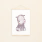 Poster Flusspferd A3 & A4: Illustration eines niedlichen Baby-Flusspferds auf hochwertigem, mattem Naturpapier, ideal für Kinderzimmerdeko oder als Geschenk.