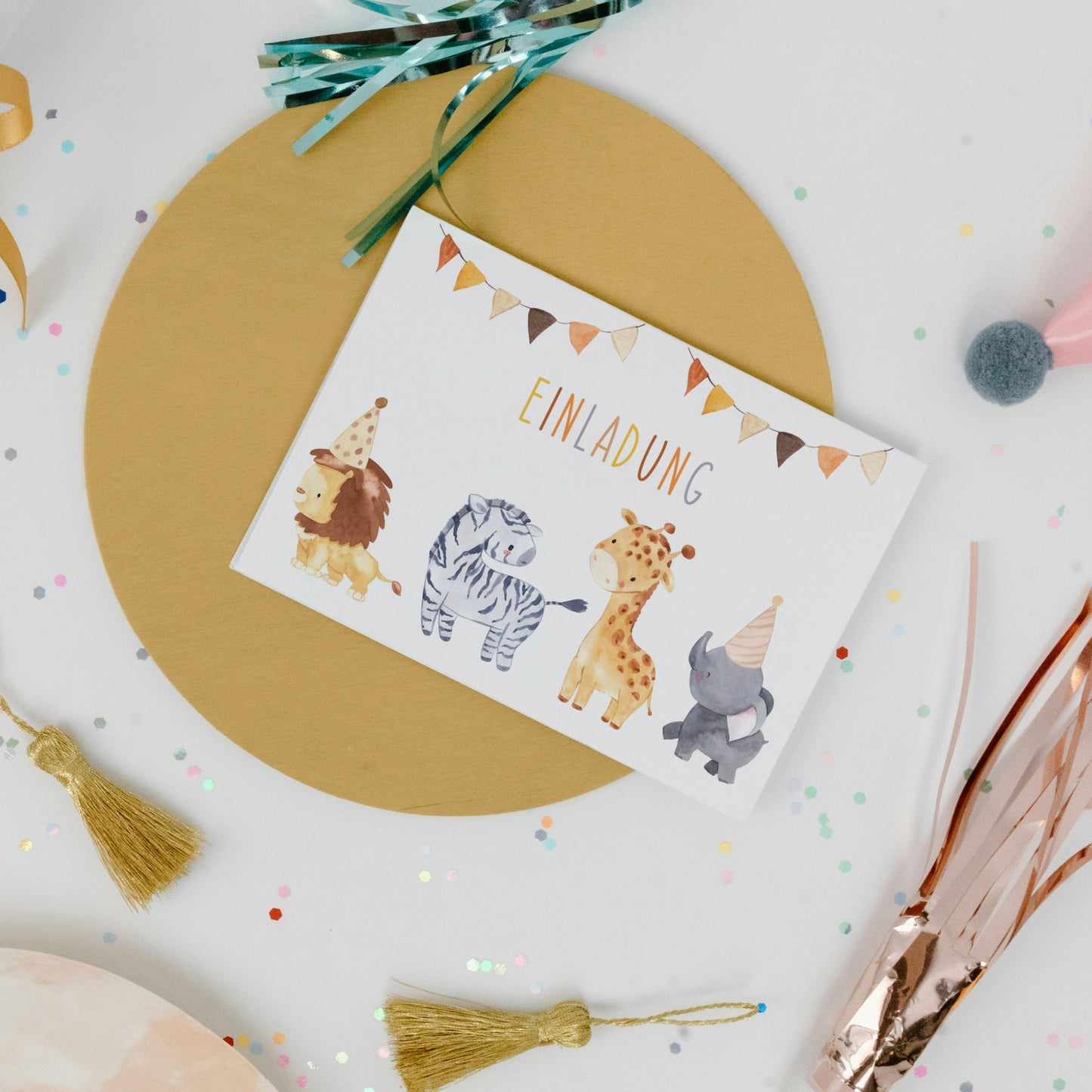 Einladung Kindergeburtstag Tiere A6: Karte mit EINLADUNG, Tiermotiven und Partydekorationen. Hochwertiges, mattes Naturpapier, kinderleicht auszufüllen, ohne Dekoration.