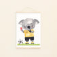 Poster Fußball Koala A4 & A3 zeigt ein handgemaltes Aquarell eines Koalas im gelben Shirt, der eine rote Karte und einen Fußball hält.