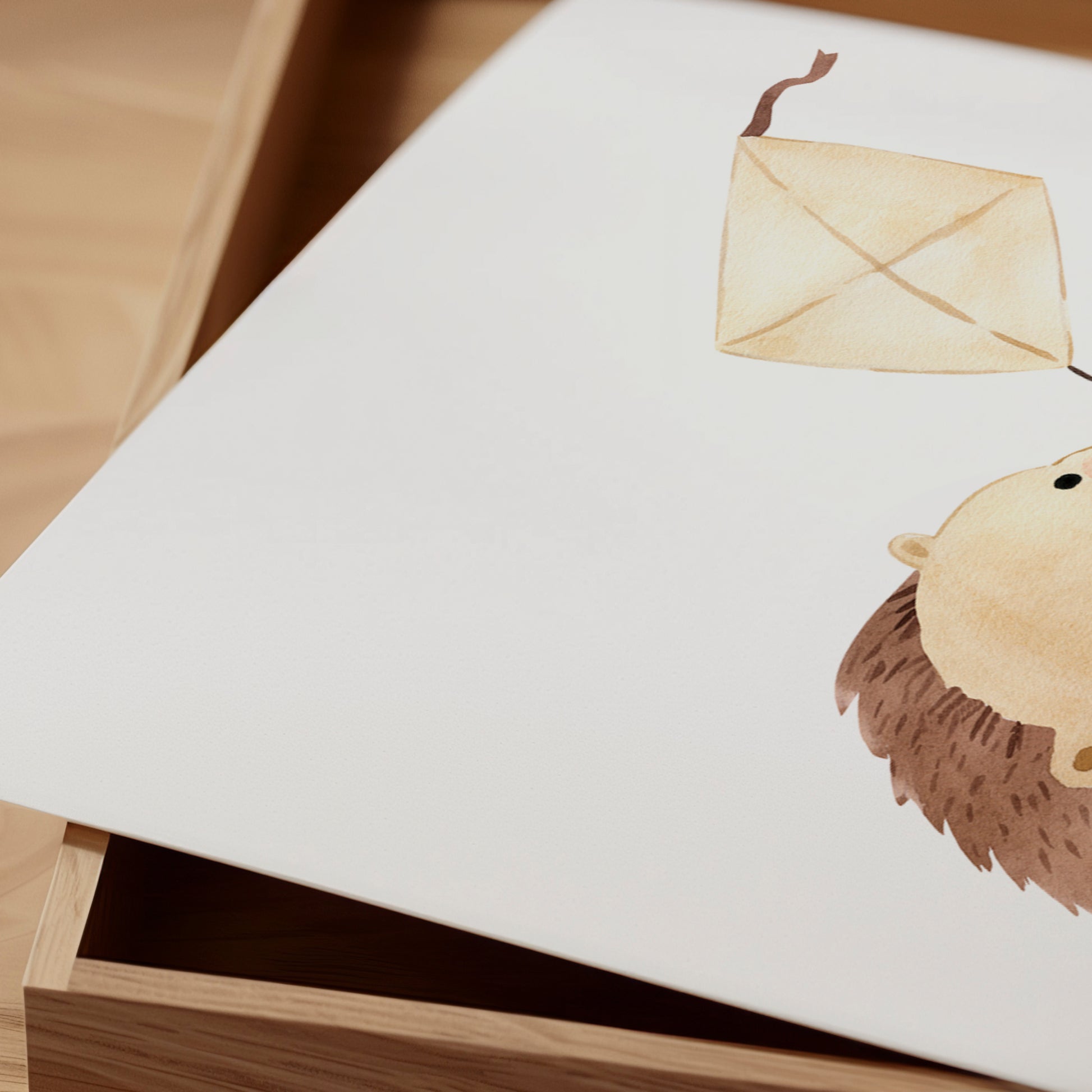 Poster Igel mit Drachen A4 & A3 zeigt einen Jungen mit Drachen, ideal für Kinderzimmer. Gedruckt auf hochwertigem Naturpapier, ohne Rahmen.