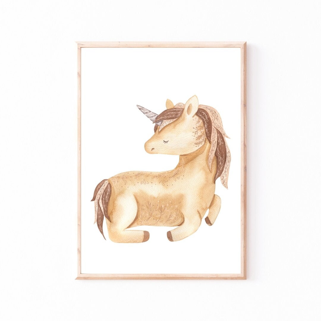 Poster Einhorn Boho A4 & A3: Detailreiche handgezeichnete Einhorn Illustration im Aquarellstil auf hochwertigem, mattem 300g Naturpapier, ideal für Kinderzimmer.
