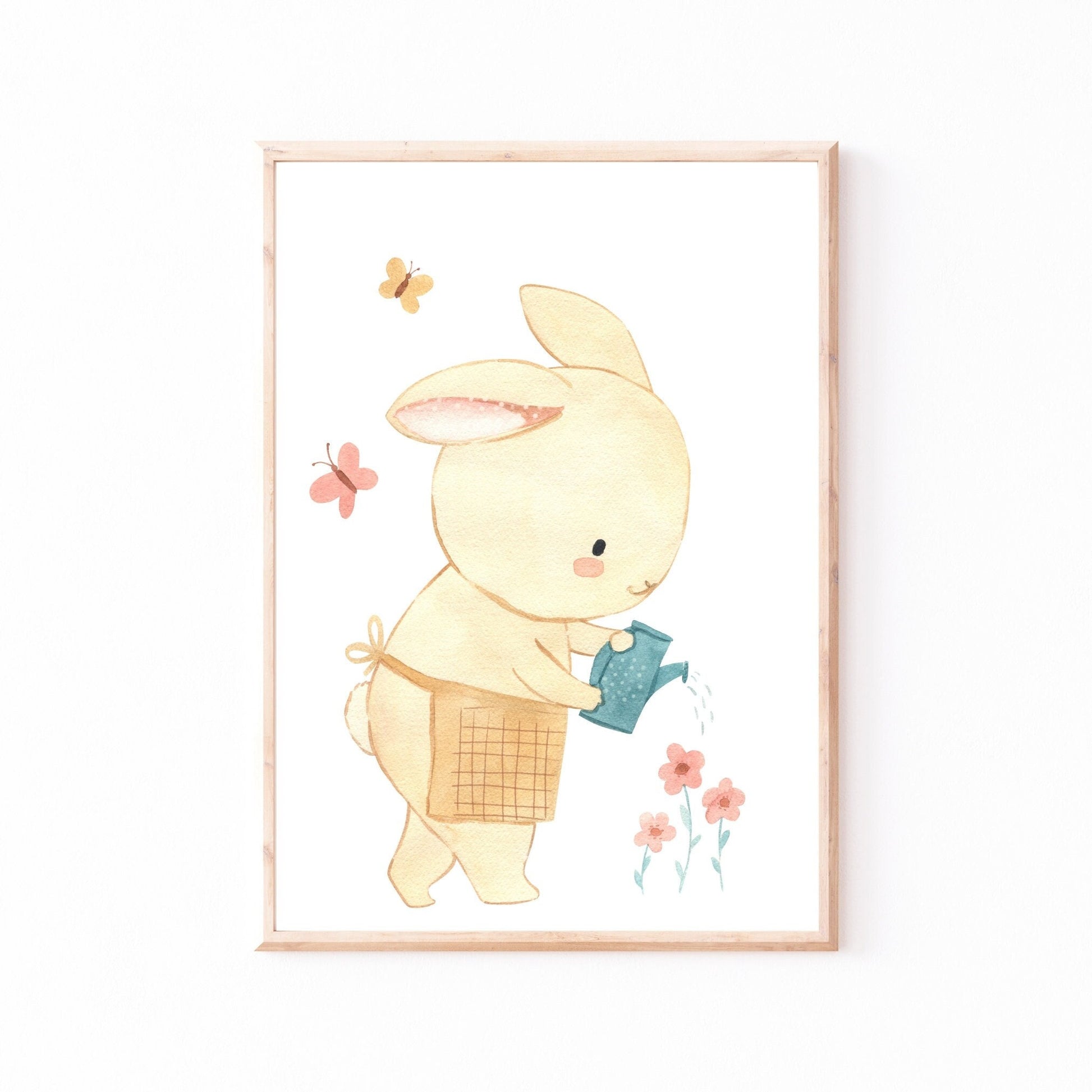 Poster Hase im Garten A4 & A3: Aquarell Hase gießt Blumen. Perfekt als fröhliche Kinderzimmerdeko oder Geschenk, auf hochwertigem Naturpapier gedruckt.