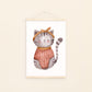 Poster Katze Vintage A4 & A3: Aquarell einer Katze im Pullover und Schleife, ideal als Kinderzimmerdeko oder Geschenk. Gedruckt auf hochwertigem, mattem Naturpapier. An Bildleiste