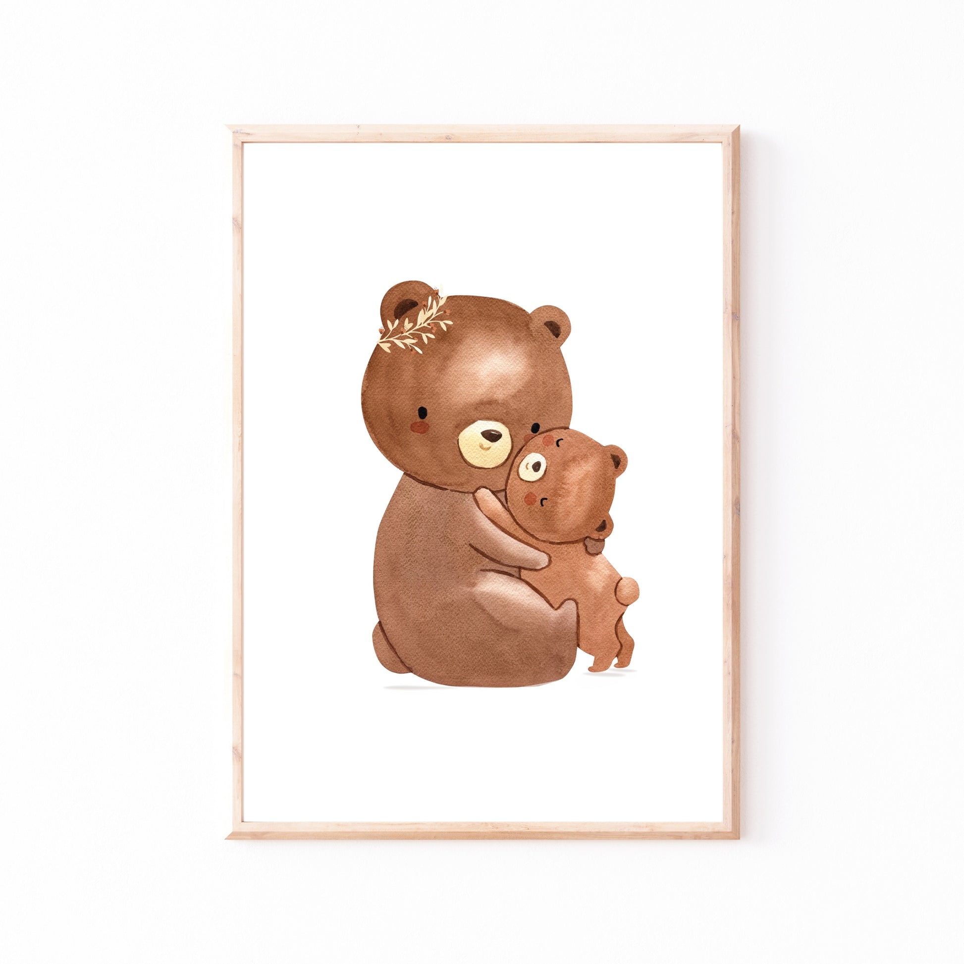 Poster Mama Bär und Baby  A4 & A3: Aquarellzeichnung, Mama Bär umarmt Baby, ideal als Kinderzimmerdeko oder Geschenk, auf hochwertigem, mattem Naturpapier gedruckt.