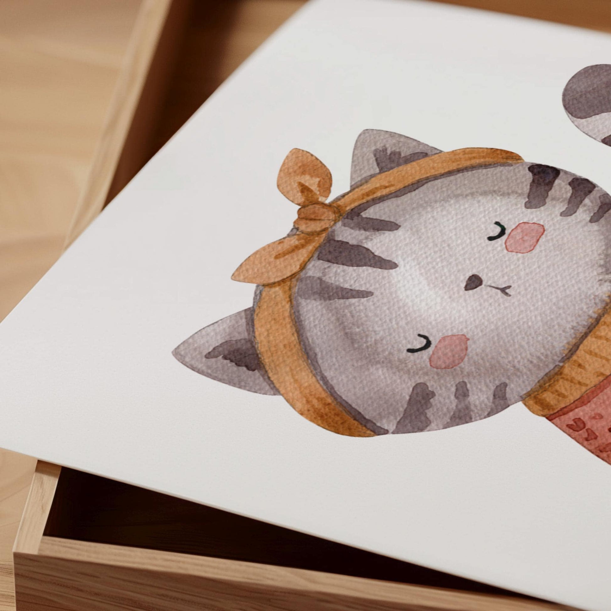Poster Katze Vintage A4 & A3 mit einer fantasievollen Katze auf hochwertigem, mattem Naturpapier, ideal für Kinderzimmerdekoration oder als Geschenk. Nahaufnahme.