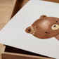 Poster Mama Bär und Baby  A4 & A3: Aquarellzeichnung, Mama Bär umarmt Baby, ideal als Kinderzimmerdeko oder Geschenk, auf hochwertigem, mattem Naturpapier gedruckt. Nahaufnahme