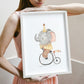 Person hält Poster Elefant auf Fahrrad A4 & A3: Handgemaltes Aquarell, Vintage Zirkus Elefant auf einem Fahrrad. Auf hochwertigem, mattem 300g Naturpapier gedruckt. Perfekt für Kinderzimmer. 