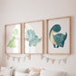 Poster 3er Set  Dinosaurier A4 & A3: Drei handgemalte Dinosaurier-Wasserfarbenposter an der Wand, perfekt als Kinderzimmerdeko, auf hochwertigem, mattem 300g Naturpapier gedruckt.