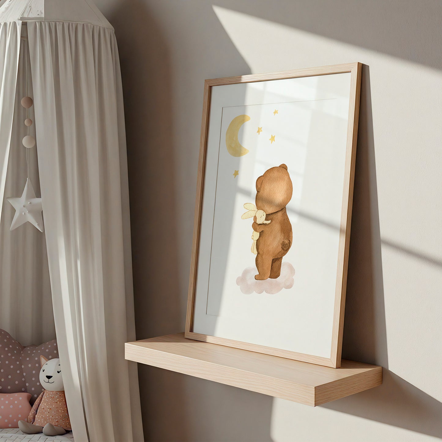 Kleiner Bär mit Kuscheltier Poster