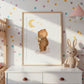 Kleiner Bär mit Kuscheltier Poster