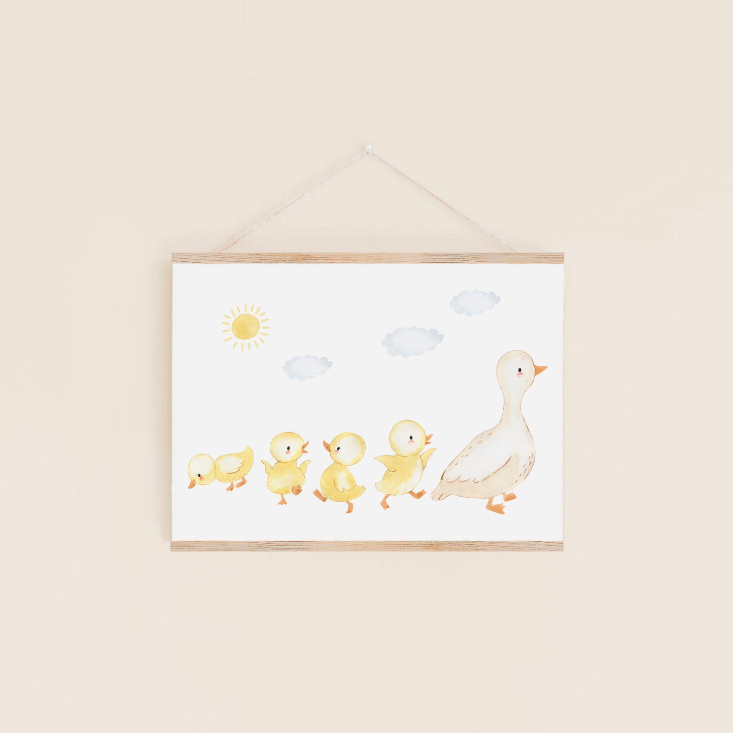 Poster Entenparade A4 & A3, illustriertes Kinderzimmer-Dekor auf hochwertigem 300g Naturpapier, ohne Rahmen. Perfekt für strahlende Kinderaugen.