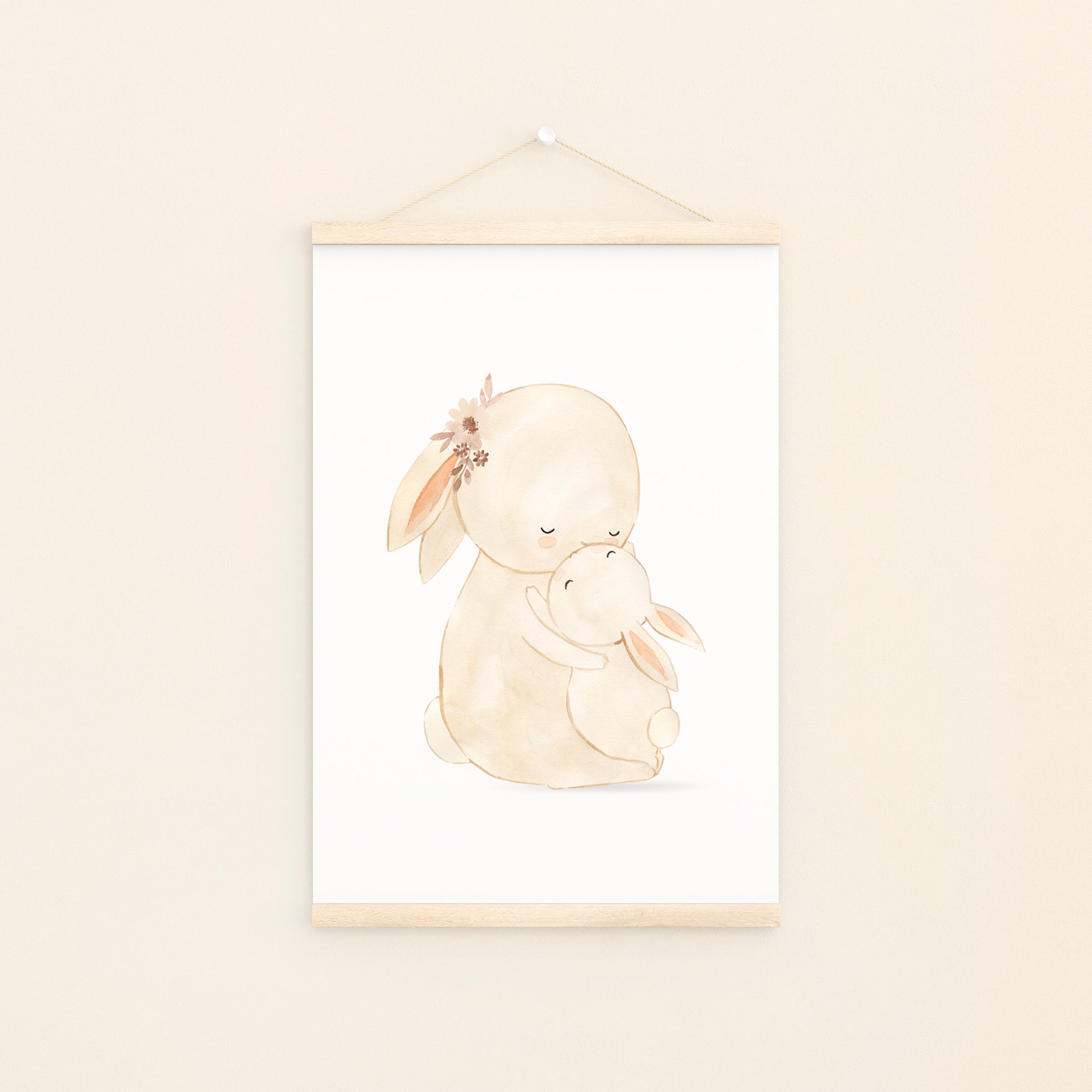 Poster Mama und Baby  Hase A4 & A3: Aquarellzeichnung, Mama Hase umarmt Baby, ideal als Kinderzimmerdeko oder Geschenk, auf hochwertigem, mattem Naturpapier gedruckt.