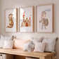 Poster Kinderzimmer Ritterin A3 & A4 zeigt eine lächelnde Ritterin. Perfekt für Kinderzimmerdeko, es ergänzt das Drachen- und Burgposter für fantasievolle Räume.
