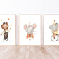Posterset Zirkus Bär, Elefant, Maus A3 & A4: Drei gerahmte Aquarellbilder eines jonglierenden Bären, eines radfahrenden Elefanten und einer bekleideten Maus für Kinderzimmerdeko.