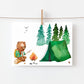 Karte Bär & Camping A6: Zeichnung: Bär beim Camping mit Zelt und Lagerfeuer, gedruckt auf hochwertigem, mattem 300g Naturpapier.