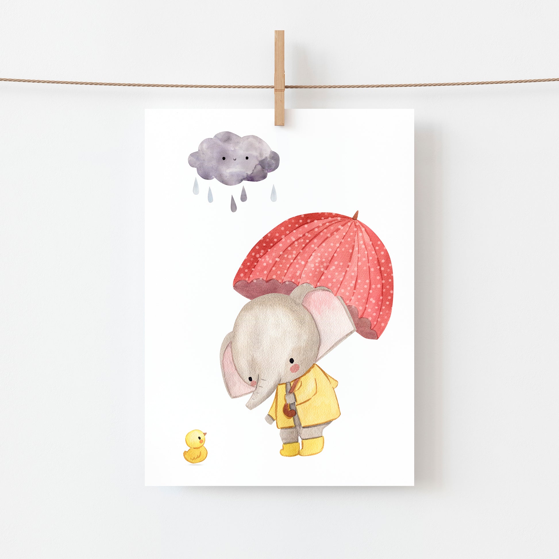 Karte Elefant und Entchen A6: Elefant in gelbem Regenmantel mit einem Entchen, gedruckt auf stabilem 300g Naturpapier.