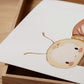 Poster Schnecke Vintage A3 & A4: Illustration einer Schnecke, ideal als Kinderzimmerdeko. Gedruckt auf hochwertigem, mattem Naturpapier. Perfekt für fantasievolle Kinderzimmer.