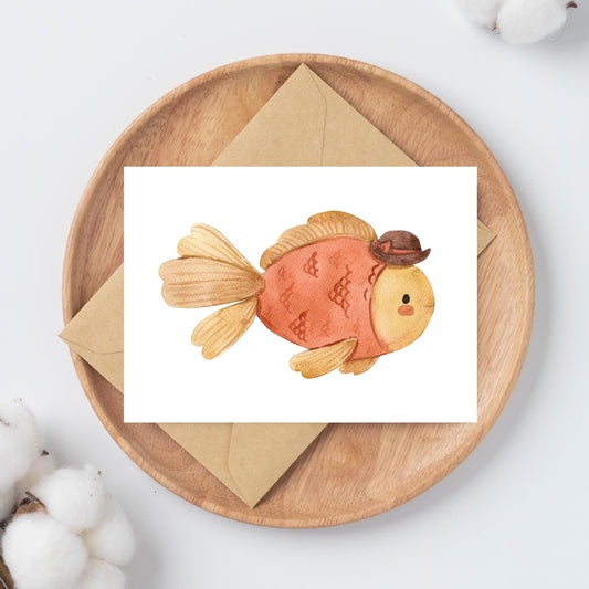 Karte Fisch Vintage A6 zeigt einen stilisierten Fisch mit Hut im Aquarell-Look, auf hochwertigem Naturpapier gedruckt, ideal für Grüße oder Geschenke.