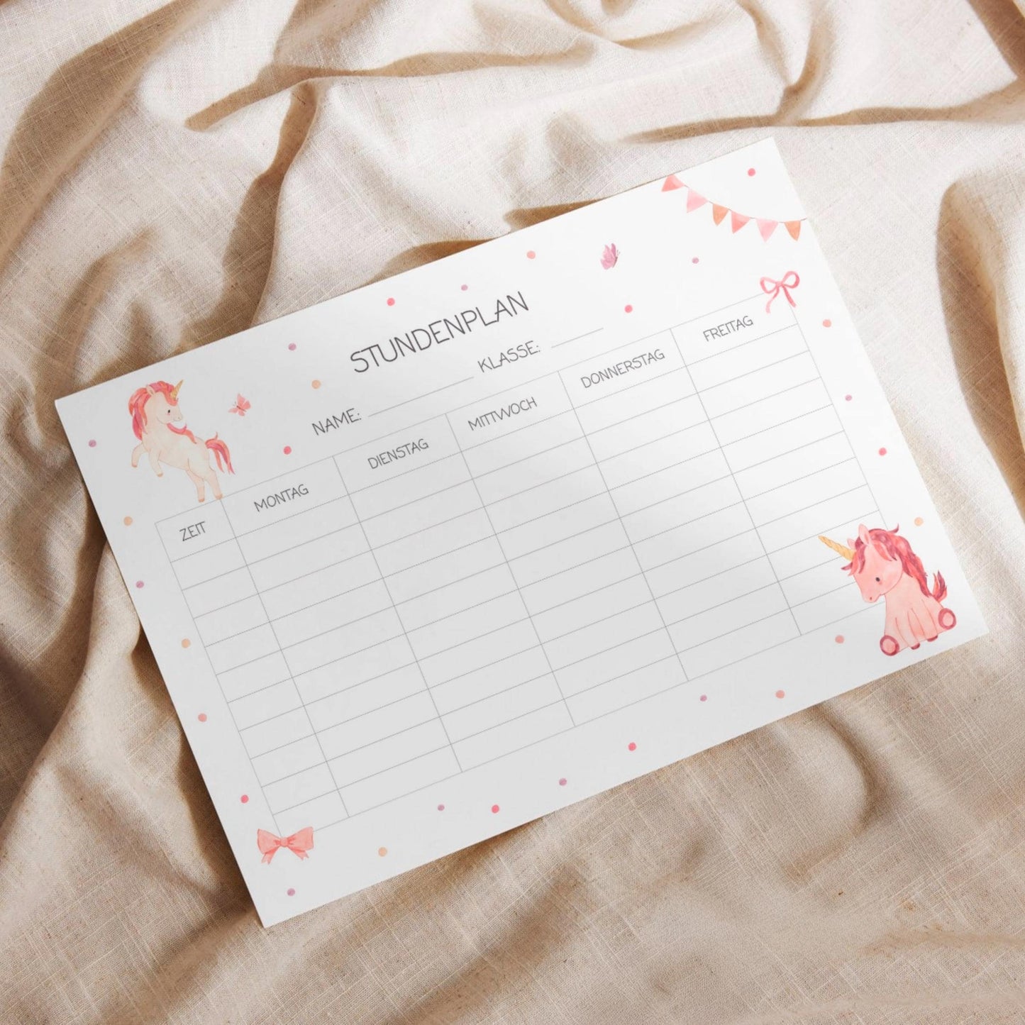 Stundenplan Einhorn zum Ausdrucken A4, zeigt pinke Einhornzeichnungen auf weißem Papier, ideal für Kinder, als digitales PDF zum mehrfachen Ausdrucken verfügbar.