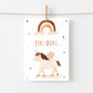 Einladung Kindergeburtstag Einhorn Boho A6: Karte mit illustriertem Einhorn und Regenbogen, auf mattem Naturpapier gedruckt, ideale Größe für Kinder zum Ausfüllen.