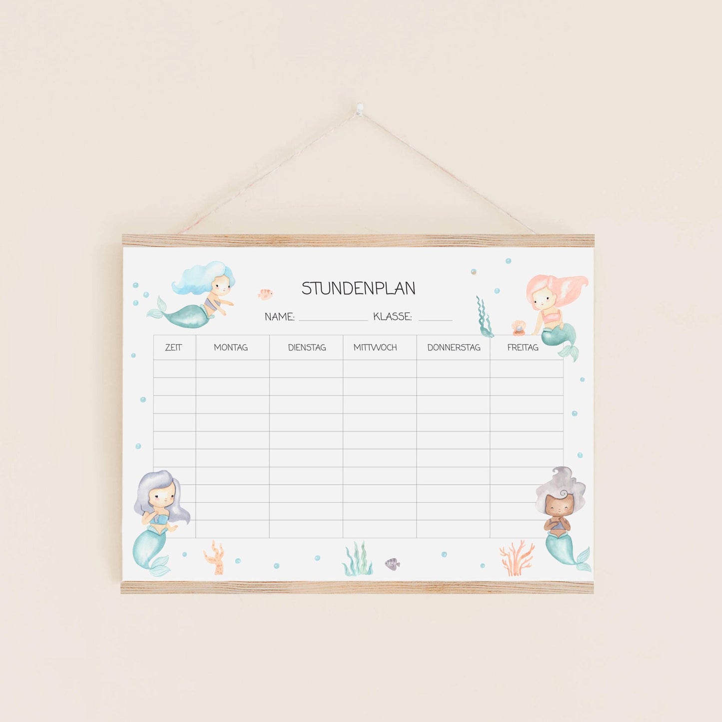 Stundenplan Meerjungfrau A4 mit handgezeichnetem Meerjungfrauenmotiv, laminiert und mehrfach nutzbar. Ideal als Geschenk zur Einschulung für Meerjungfrauen-Fans.