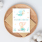 Karte Kindergeburtstag Meerjungfrauen auf Teller. Handgemalte Meerjungfrauen, Schriftzug Herzlichen Glückwunsch, auf hochwertigem 300g Naturpapier, Größe A6. Rückseite beschreibbar.