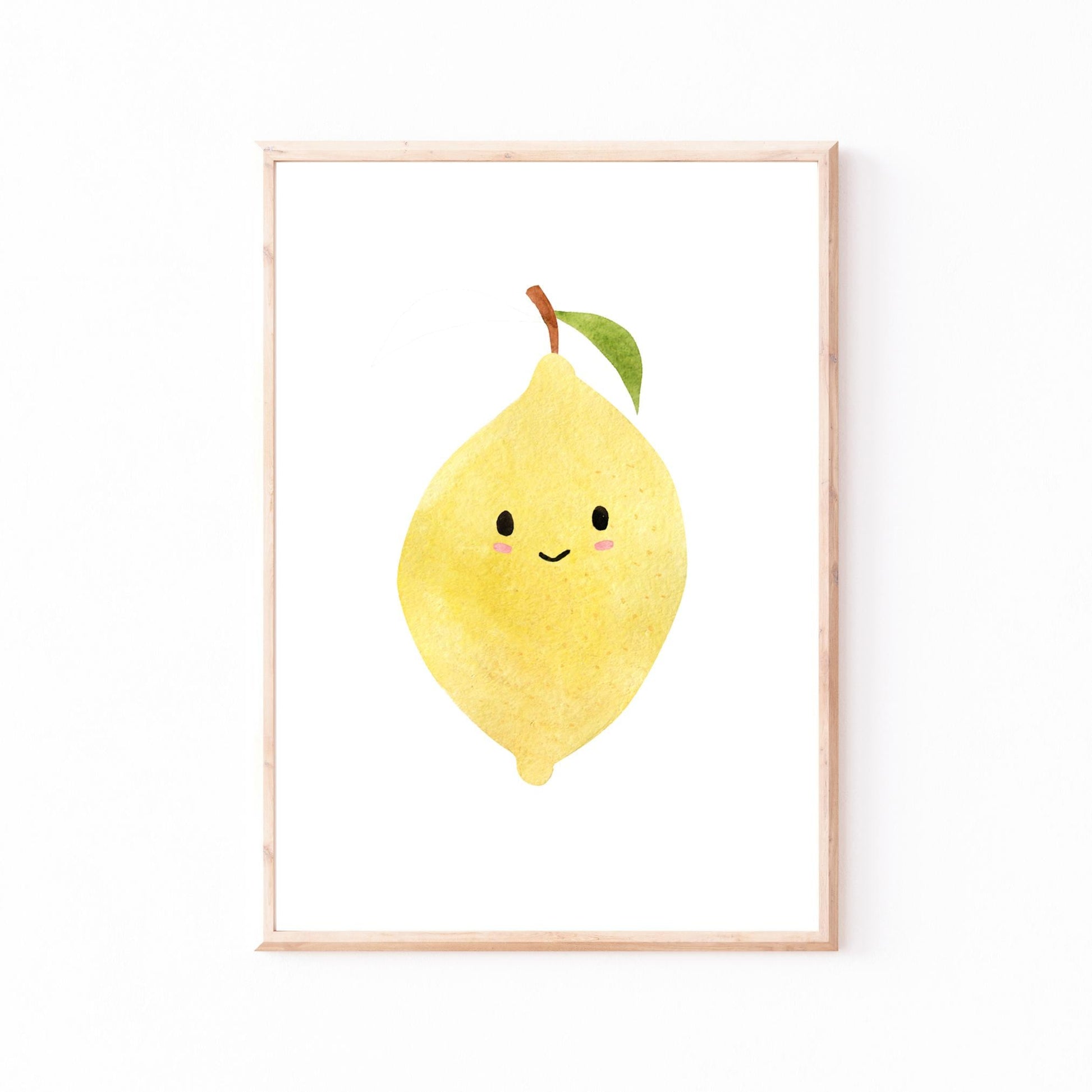 Poster Zitrone in A5, A4, A3: Fröhliche, lächelnde Zitrone, ideal für Kinderzimmerdeko. Hochwertiger Druck auf festem 300g Naturpapier, nachhaltig produziert.