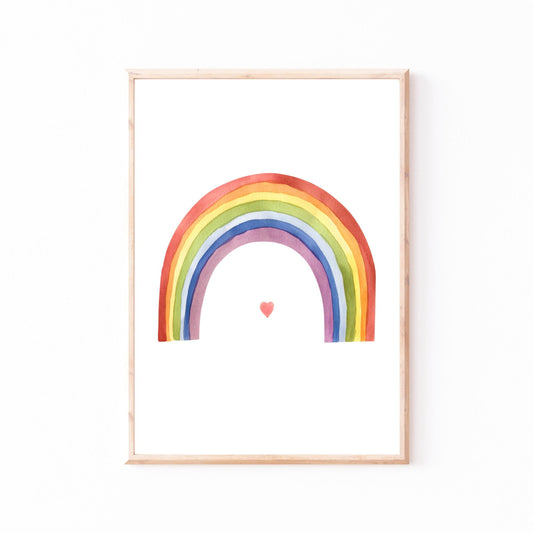 Poster Regenbogen A3, A4 & A5: Handgemaltes Bild mit Regenbogen und Herz in Holzrahmen, ideal für Kinderzimmerdeko, auf hochwertigem Naturpapier gedruckt.