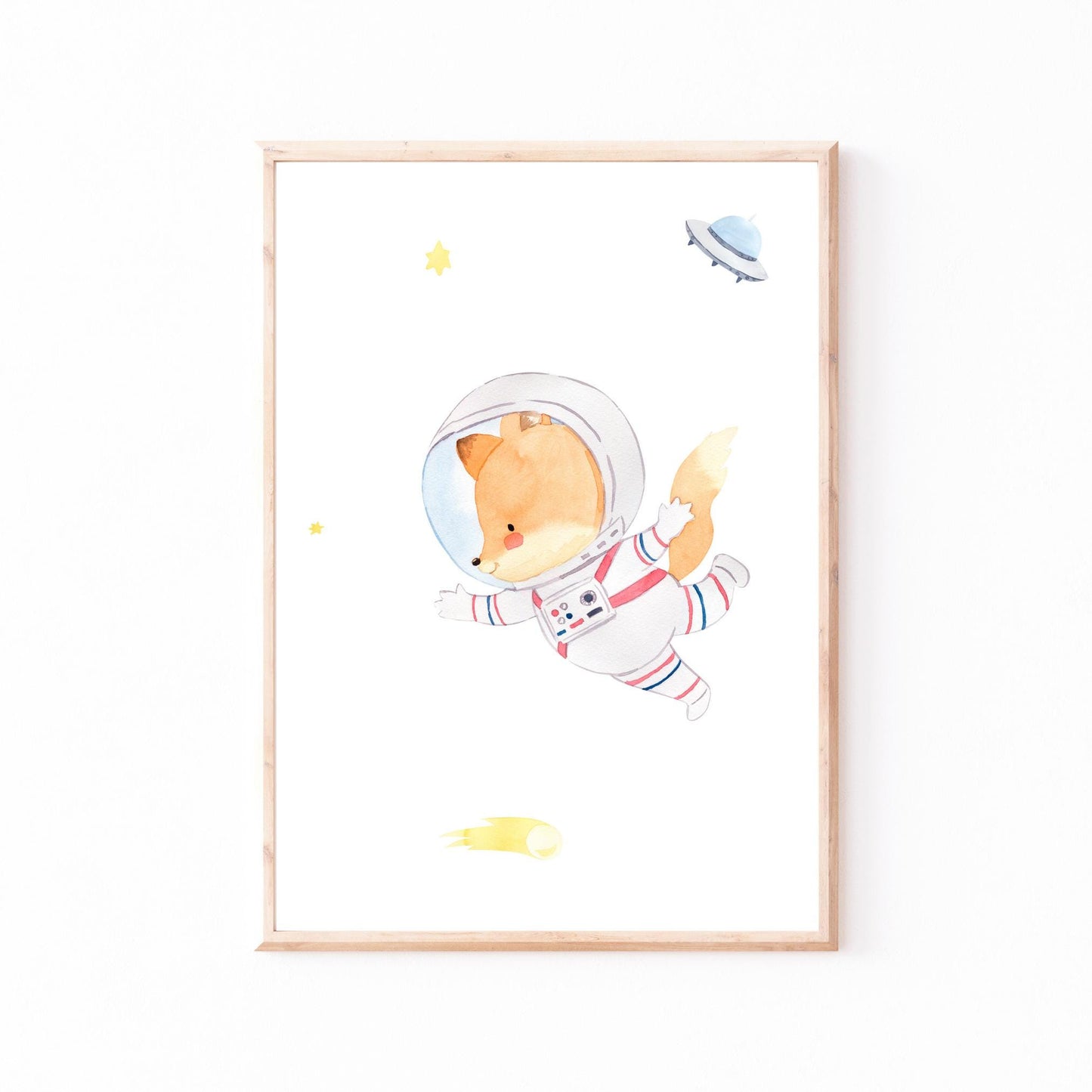 Namensposter personalisiert 3er Set: Astronauten A4 & A3 zeigt einen kleinen Fuchs im Astronautenanzug, umgeben von Sternen und einem UFO, auf weißem Hintergrund.