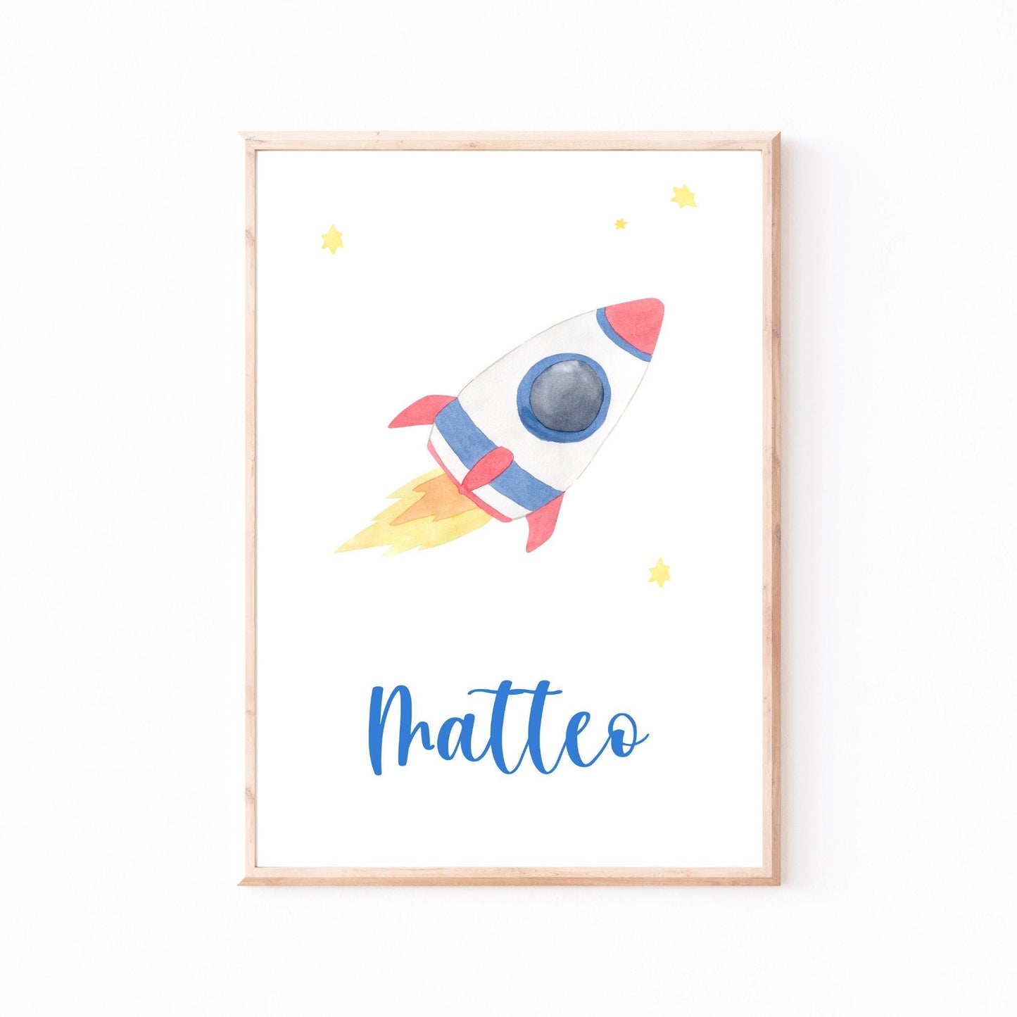 Namensposter personalisiert 3er Set: Astronauten A4 & A3 zeigt ein stilisiertes Raketen-Aquarell mit Matteo-Schriftzug, ideal als Kinderzimmer-Deko oder Geschenk.