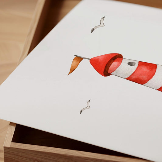 Holzschatulle mit Aquarellbogen zeigt rot-weißen Leuchtturm und Möwen, Teil des personalisierten Namensposter-Sets im maritimen Design für Kinderzimmer.