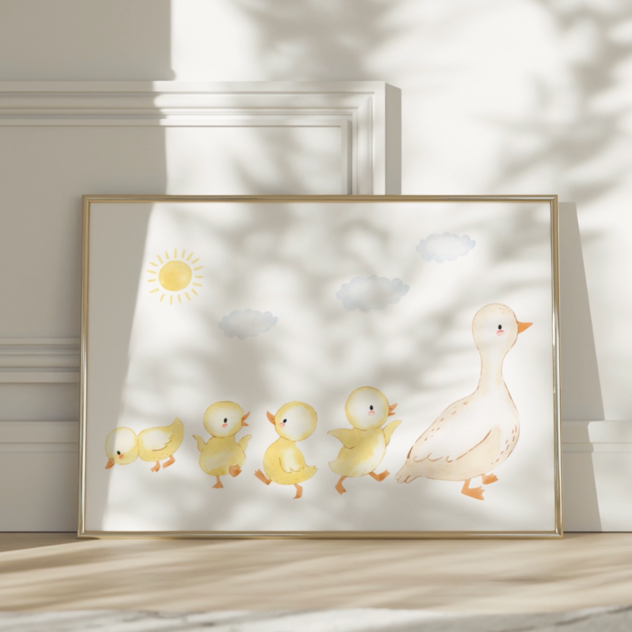 Poster Entenparade A4 & A3: Illustration einer Entenfamilie mit detaillierten Zeichnungen von Enten und Entenküken, perfekt als Kinderzimmerdekoration. Gedruckt auf hochwertigem, mattem Naturpapier. Video