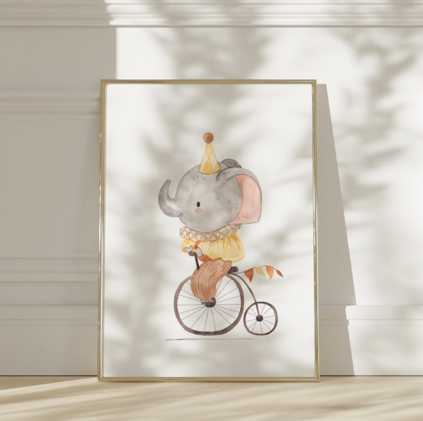 Poster Elefant auf Fahrrad A4 & A3: Handgemaltes Aquarell, Vintage Zirkus Elefant auf einem Fahrrad. Auf hochwertigem, mattem 300g Naturpapier gedruckt. Perfekt für Kinderzimmer.  Video