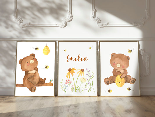 Honigzeit – Personalisiertes Poster 3er Set mit Bär & Bienen