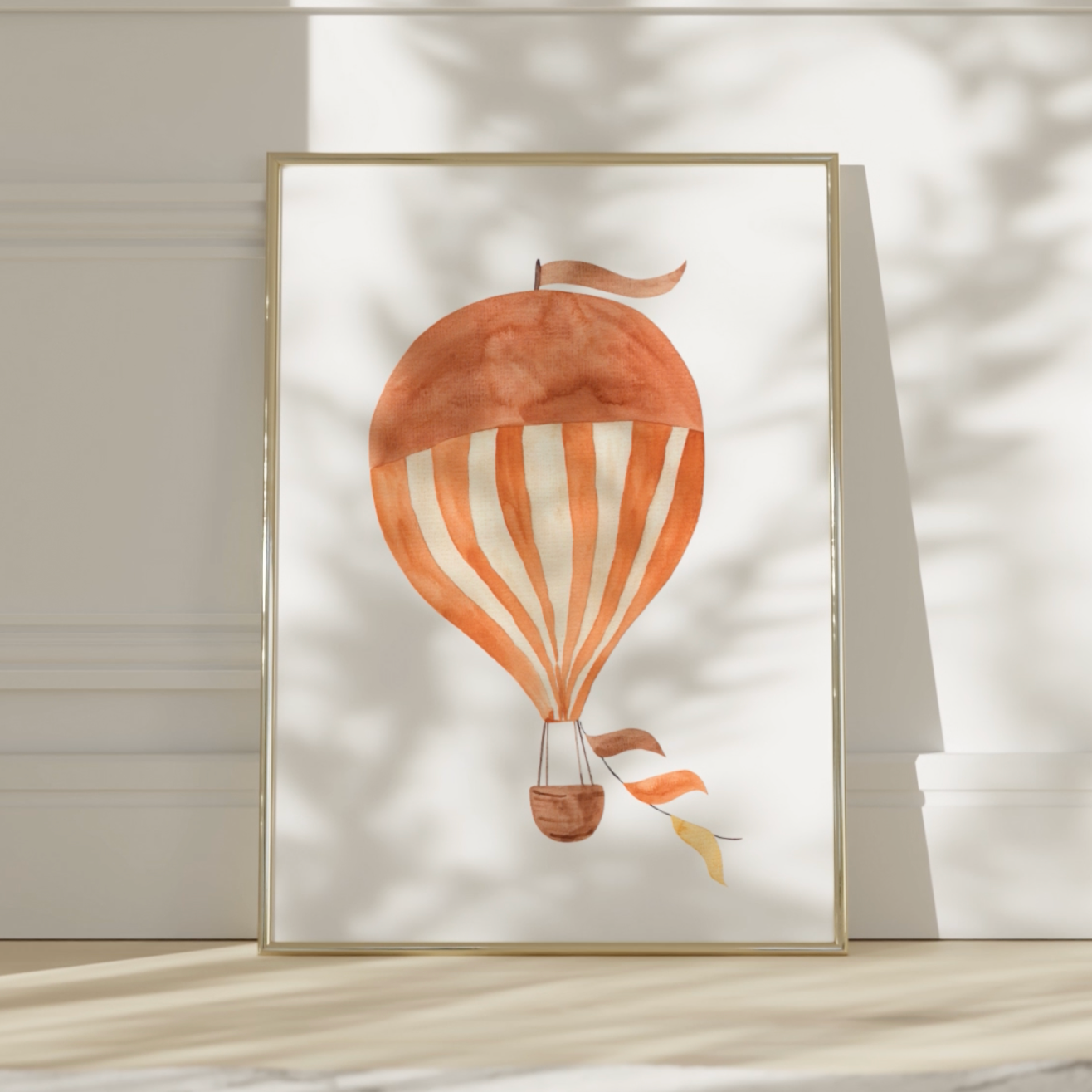 Poster Heißluftballon Retro A4 & A3: Heißluftballon mit weißem Streifen und Fahne, auf hochwertigem, mattem Naturpapier gedruckt, ideal für Kinderzimmerdeko.
